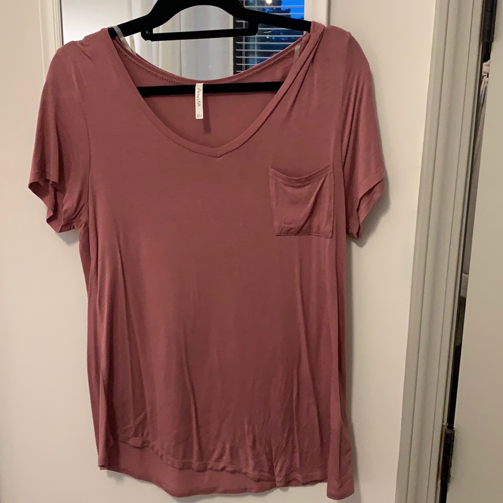 Mauve v neck shirt
